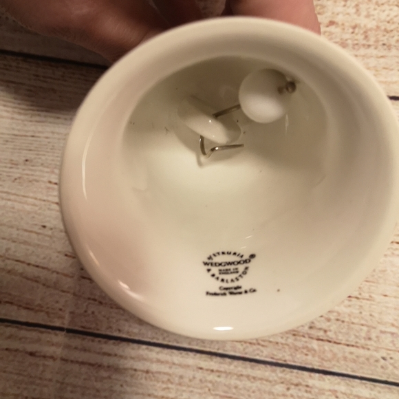 Wedgewood Peter Rabbit Bell - Picture 4 of 4